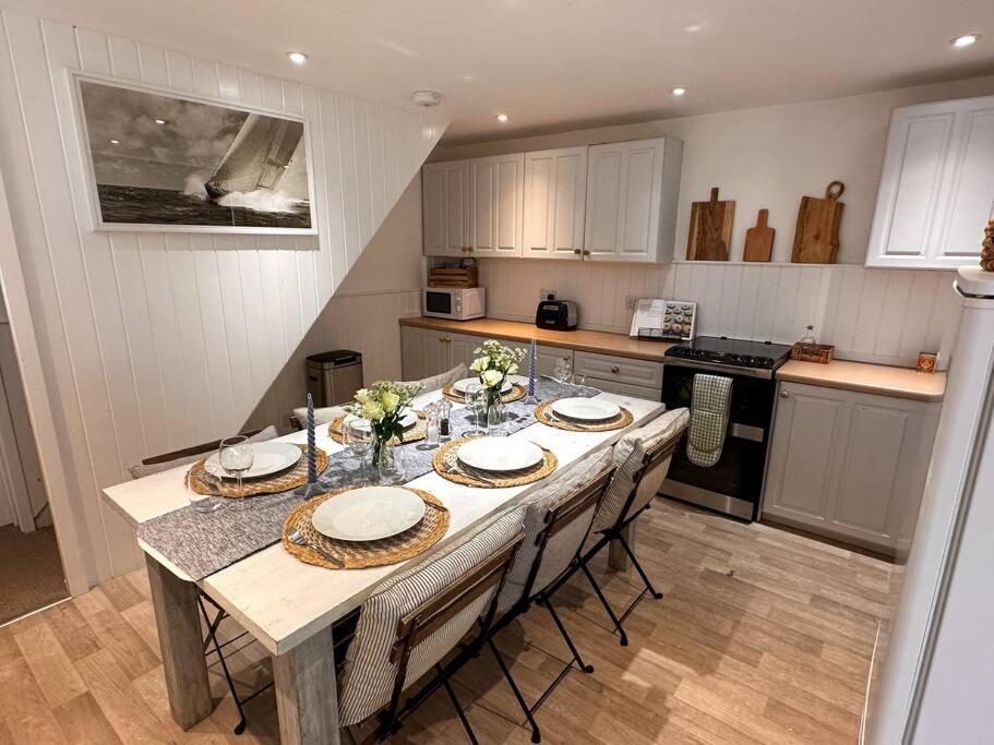 Stylish 3Br Cowes Cottage Close To The Waterfront Luaran gambar